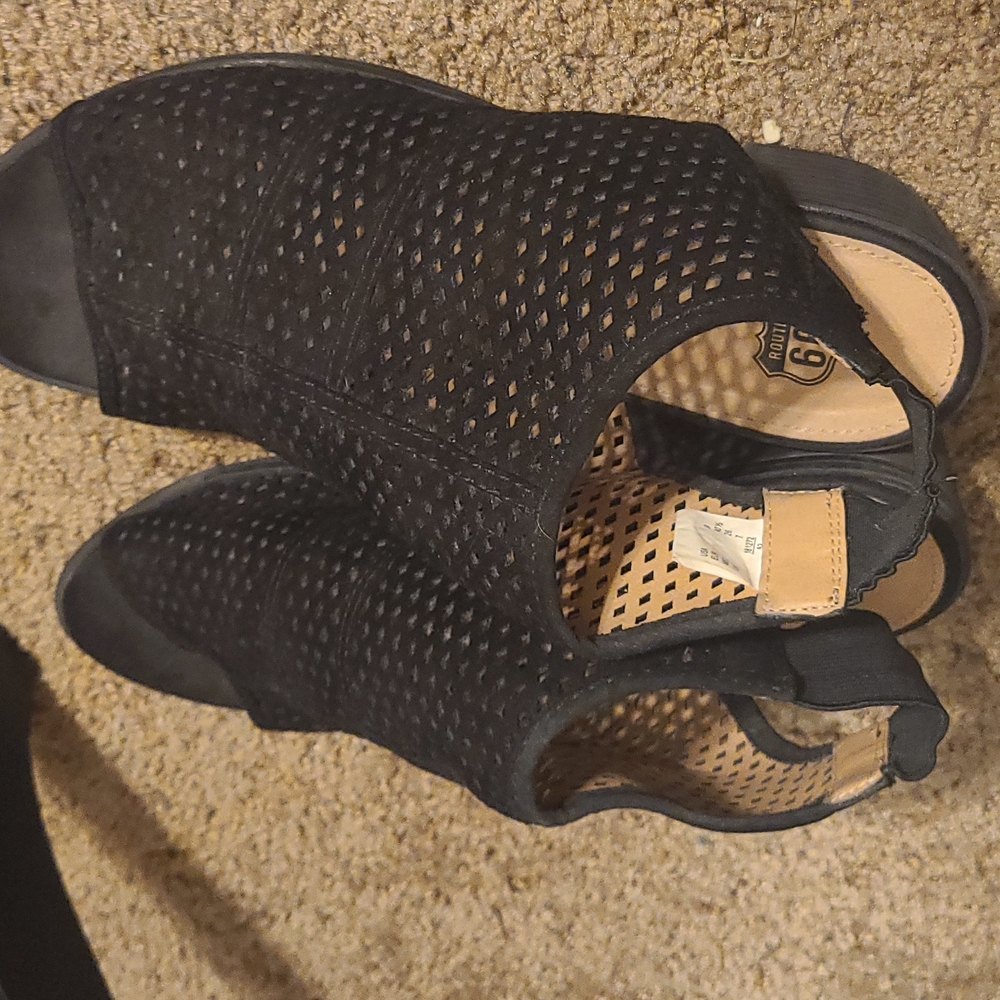 Shoes - Picture 5 of 5